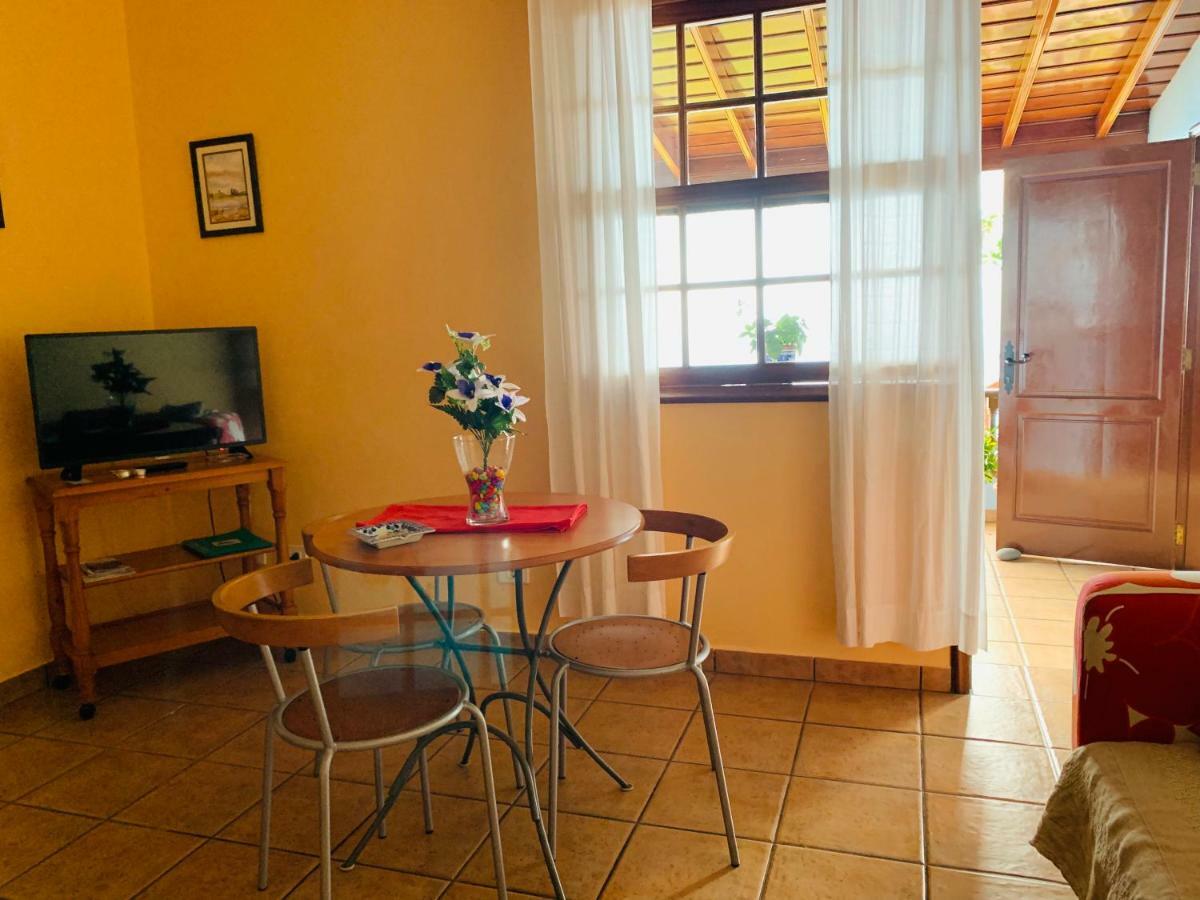 Apartamentos Isla Encantada Puntallana Екстериор снимка