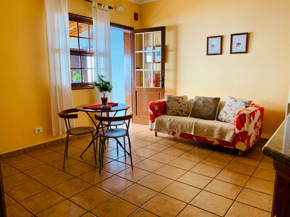 Apartamentos Isla Encantada Puntallana Екстериор снимка